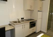 Mt Isa Queen studio kitchen